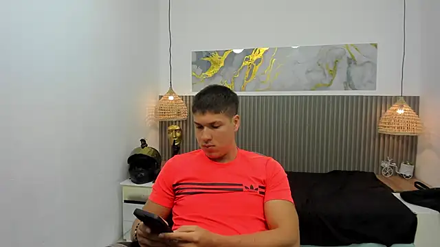 Snapshot of AlessandroFranco chatting on 05/11/26, 04:04 AlessandroFranco online show from 05/11/26, 04:04