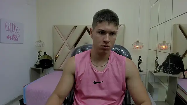 Snapshot of AlessandroFranco chatting on 05/22/26, 01:39 AlessandroFranco online show from 05/22/26, 01:39