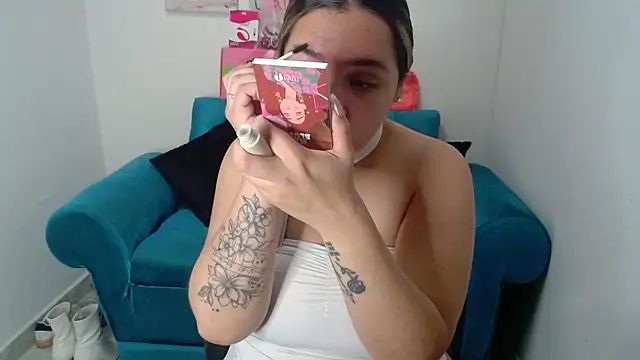 Snapshot of veronicaparkersex chatting on 04/22/26, 12:28 veronicaparkersex online show from 04/22/26, 12:28