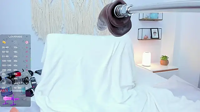 Snapshot of alexaa_lovely chatting on 04/16/26, 02:40 alexaa lovely online show from 04/16/26, 02:40