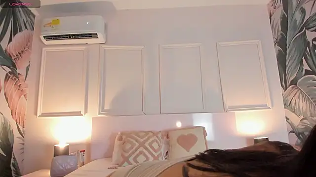 Snapshot of Adalyn_Cute chatting on 04/04/26, 07:00 Adalyn Cute online show from 04/04/26, 07:00