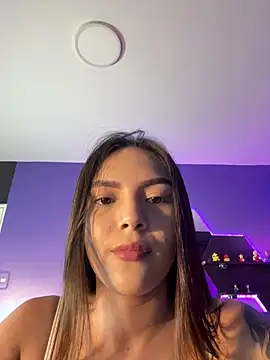 Snapshot of Adalyn_Cute chatting on 04/13/26, 11:27 Adalyn Cute online show from 04/13/26, 11:27