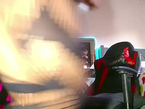 Snapshot of candy_aass chatting on 04/14/26, 09:32 candy aass online show from 04/14/26, 09:32