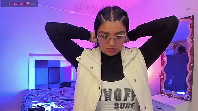 Snapshot of soyanny-777 chatting on 04/26/26, 04:43 soyanny-777 online show from 04/26/26, 04:43