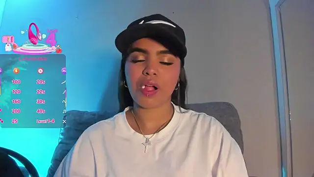 Snapshot of ZoeyMonroe_ chatting on 06/30/26, 04:02 ZoeyMonroe online show from 06/30/26, 04:02