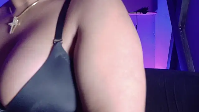 Snapshot of ZoeyMonroe_ chatting on 07/10/26, 03:11 ZoeyMonroe online show from 07/10/26, 03:11