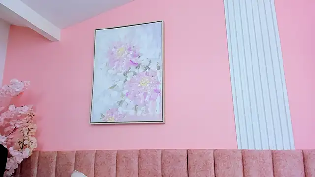 Snapshot of Skarlet_Kiss chatting on 04/14/26, 06:36 Skarlet Kiss online show from 04/14/26, 06:36