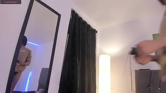 Snapshot of Alisson-Miller chatting on 03/17/26, 11:08 Alisson-Miller online show from 03/17/26, 11:08