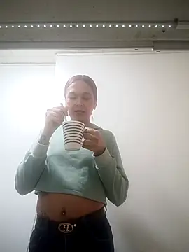 Snapshot of Alisson-Miller chatting on 04/12/26, 04:12 Alisson-Miller online show from 04/12/26, 04:12