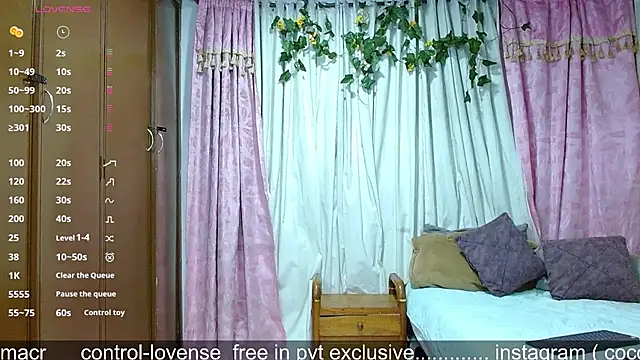 Snapshot of manu_coco chatting on 04/08/26, 10:48 manu coco online show from 04/08/26, 10:48