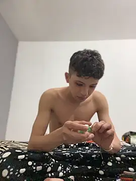 Snapshot of Daniel_Roy chatting on 03/13/26, 06:09 Daniel Roy online show from 03/13/26, 06:09