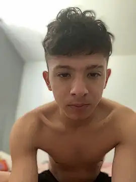 Snapshot of Daniel_Roy chatting on 03/15/26, 07:31 Daniel Roy online show from 03/15/26, 07:31