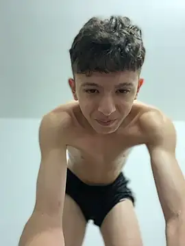 Snapshot of Daniel_Roy chatting on 03/19/26, 06:39 Daniel Roy online show from 03/19/26, 06:39