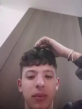 Snapshot of Daniel_Roy chatting on 03/24/26, 06:35 Daniel Roy online show from 03/24/26, 06:35