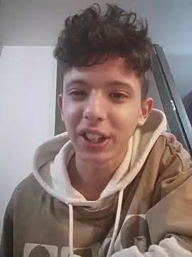 Snapshot of Daniel_Roy chatting on 04/06/26, 11:16 Daniel Roy online show from 04/06/26, 11:16