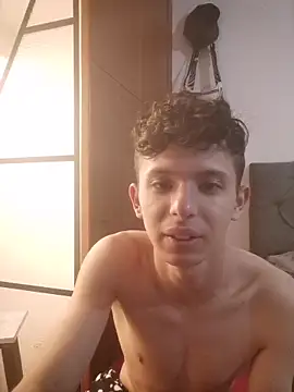 Snapshot of Daniel_Roy chatting on 04/08/26, 11:37 Daniel Roy online show from 04/08/26, 11:37