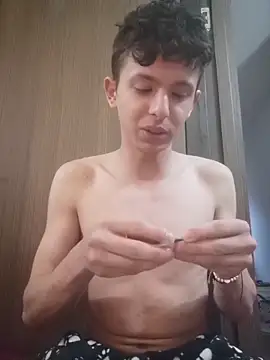 Snapshot of Daniel_Roy chatting on 04/09/26, 10:59 Daniel Roy online show from 04/09/26, 10:59