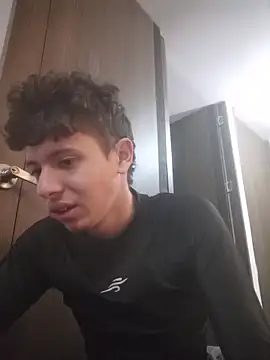 Snapshot of Daniel_Roy chatting on 04/14/26, 09:32 Daniel Roy online show from 04/14/26, 09:32