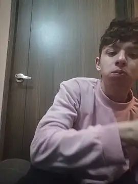 Snapshot of Daniel_Roy chatting on 04/22/26, 06:16 Daniel Roy online show from 04/22/26, 06:16