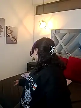 Snapshot of Liily_Foxxy chatting on 04/21/26, 10:43 Liily Foxxy online show from 04/21/26, 10:43