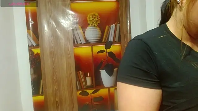 Snapshot of linazaenz chatting on 03/13/26, 10:27 linazaenz online show from 03/13/26, 10:27