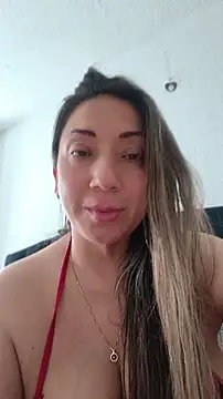 Snapshot of emma0304 chatting on 04/09/26, 01:05 emma0304 online show from 04/09/26, 01:05