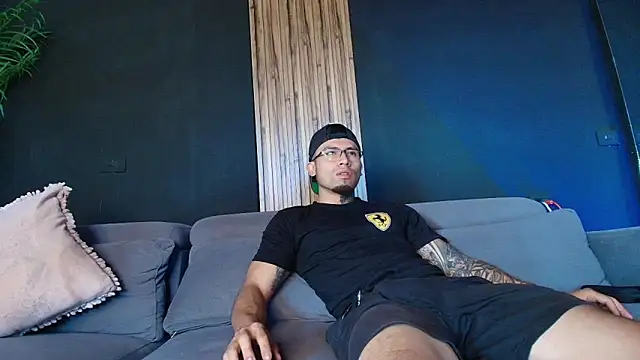 Snapshot of angelstream chatting on 04/23/26, 12:51 angelstream online show from 04/23/26, 12:51