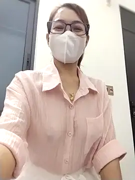 Snapshot of Mai_phuong chatting on 04/04/26, 04:22 Mai phuong online show from 04/04/26, 04:22