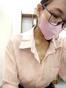 Snapshot of Mai_phuong chatting on 04/16/26, 12:11 Mai phuong online show from 04/16/26, 12:11