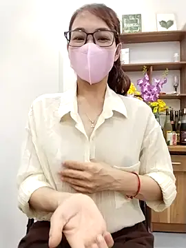 Snapshot of Mai_phuong chatting on 04/20/26, 12:57 Mai phuong online show from 04/20/26, 12:57