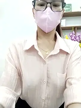 Snapshot of Mai_phuong chatting on 04/21/26, 12:23 Mai phuong online show from 04/21/26, 12:23