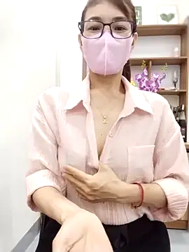 Snapshot of Mai_phuong chatting on 04/21/26, 07:25 Mai phuong online show from 04/21/26, 07:25