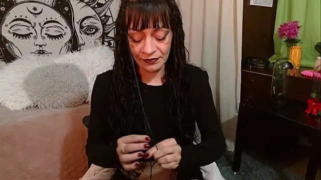 Snapshot of _Alexandra_Jones chatting on 04/28/26, 02:21 Alexandra Jones online show from 04/28/26, 02:21