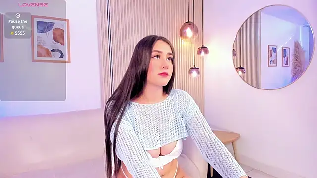 Snapshot of Juli_jaramillo chatting on 03/20/26, 12:21 Juli jaramillo online show from 03/20/26, 12:21