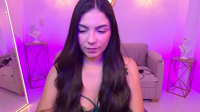 Snapshot of Gia_Capri chatting on 04/11/26, 03:11 Gia Capri online show from 04/11/26, 03:11