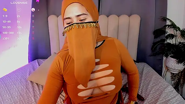 Snapshot of bahiya_aziz chatting on 04/22/26, 01:56 bahiya aziz online show from 04/22/26, 01:56