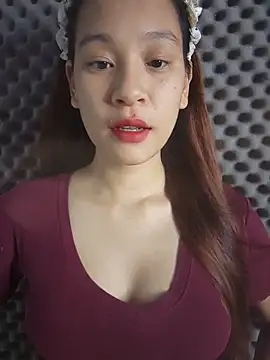 Snapshot of -Hicici- chatting on 07/31/26, 11:59 -Hicici- online show from 07/31/26, 11:59
