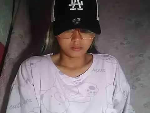 Snapshot of SAM_SMILE_XOXO chatting on 03/25/26, 11:55 SAM SMILE XOXO online show from 03/25/26, 11:55