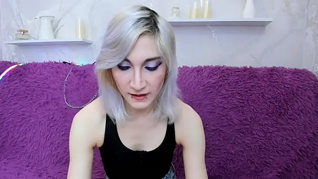 Snapshot of DianaBardot chatting on 04/11/26, 07:35 DianaBardot online show from 04/11/26, 07:35