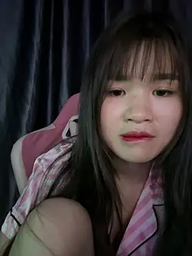 Snapshot of Cum-withyou chatting on 04/15/26, 08:32 Cum-withyou online show from 04/15/26, 08:32