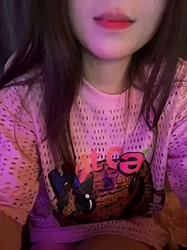 Snapshot of Cum-withyou chatting on 04/21/26, 03:46 Cum-withyou online show from 04/21/26, 03:46