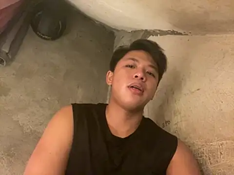 Snapshot of urasianrey chatting on 03/29/26, 05:35 urasianrey online show from 03/29/26, 05:35