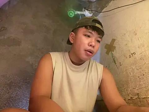 Snapshot of urasianrey chatting on 04/05/26, 04:48 urasianrey online show from 04/05/26, 04:48