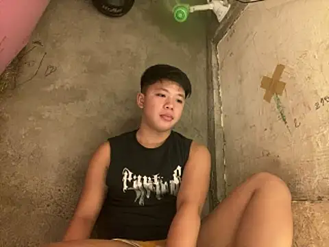 Snapshot of urasianrey chatting on 04/07/26, 05:13 urasianrey online show from 04/07/26, 05:13