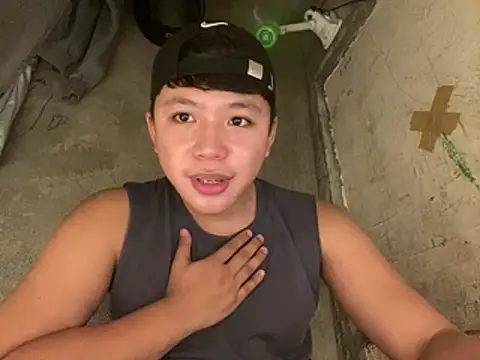 Snapshot of urasianrey chatting on 04/22/26, 05:25 urasianrey online show from 04/22/26, 05:25