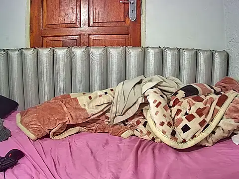 Snapshot of JoycyQueen chatting on 03/16/26, 07:29 JoycyQueen online show from 03/16/26, 07:29