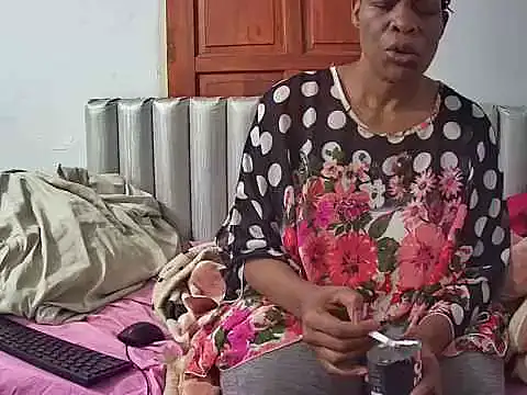 Snapshot of JoycyQueen chatting on 03/20/26, 02:33 JoycyQueen online show from 03/20/26, 02:33