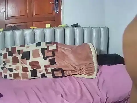 Snapshot of JoycyQueen chatting on 03/25/26, 01:33 JoycyQueen online show from 03/25/26, 01:33