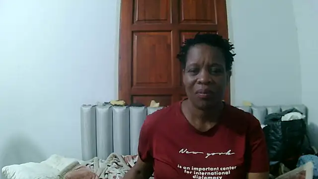 Snapshot of JoycyQueen chatting on 04/14/26, 07:42 JoycyQueen online show from 04/14/26, 07:42