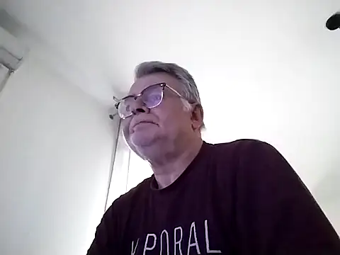 Snapshot of oura chatting on 05/11/26, 06:52 oura online show from 05/11/26, 06:52